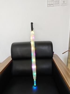 Добавьте поп цвета и функциональности с Creative Umbrella s LED освещение POE зонтик